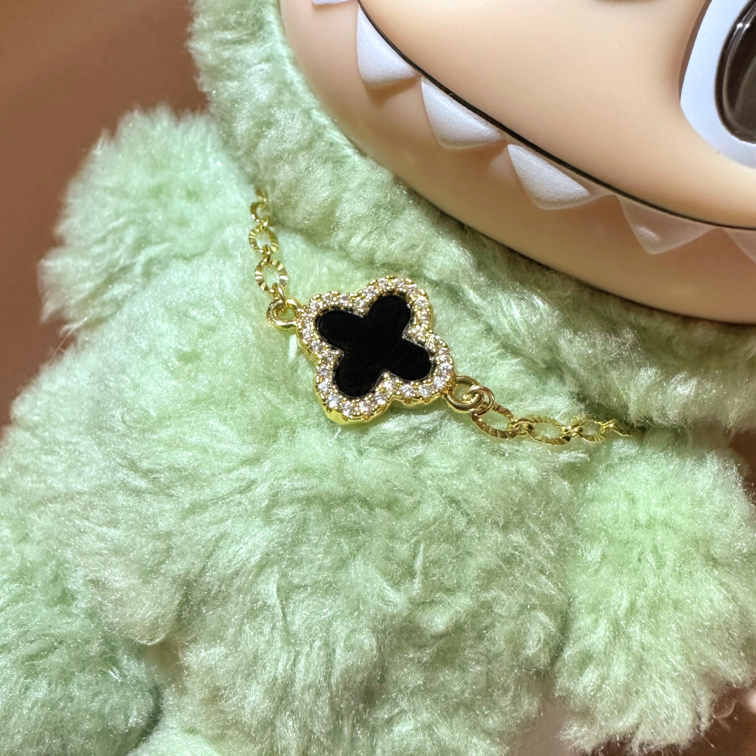 Labubu VC Clover Necklace (multiple colors)