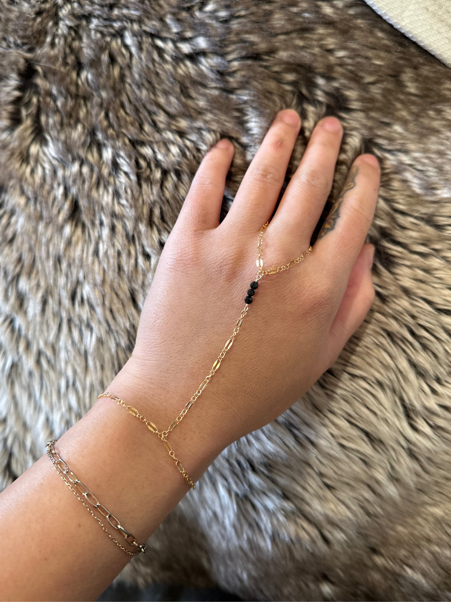 Black Spinel Hand Chain